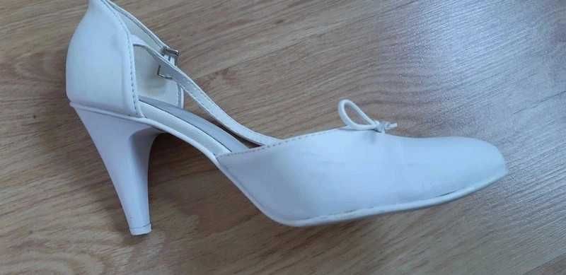 Buty do ślubu rozmiar 37, producent Witt.