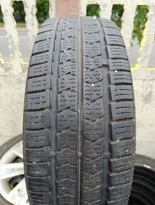 Шина одиничка запаска розпаровка 215/70 15C nexen winguard wt1