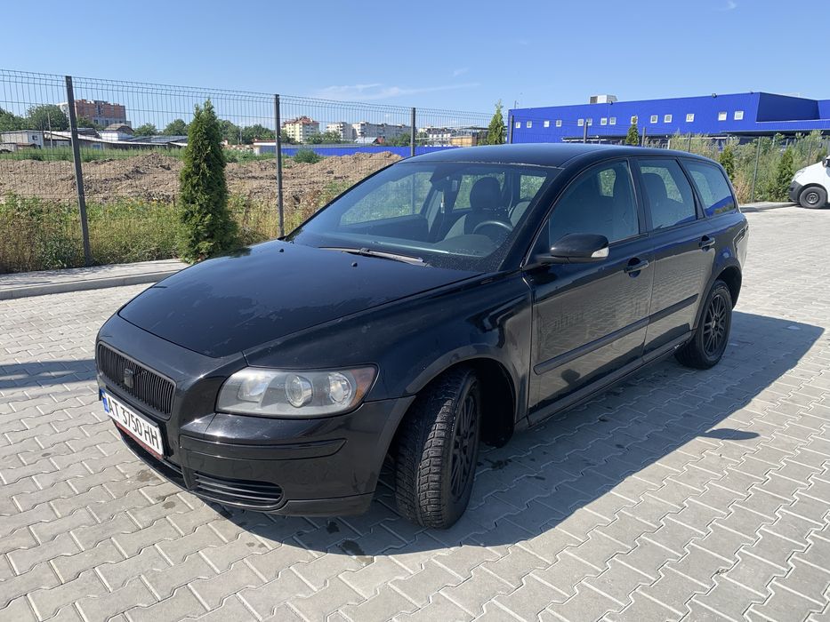 Volvo v50.