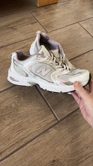 Жіночі кросівки New Balance 530