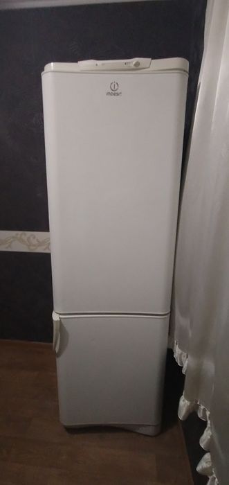 Холодильник  INDESIT