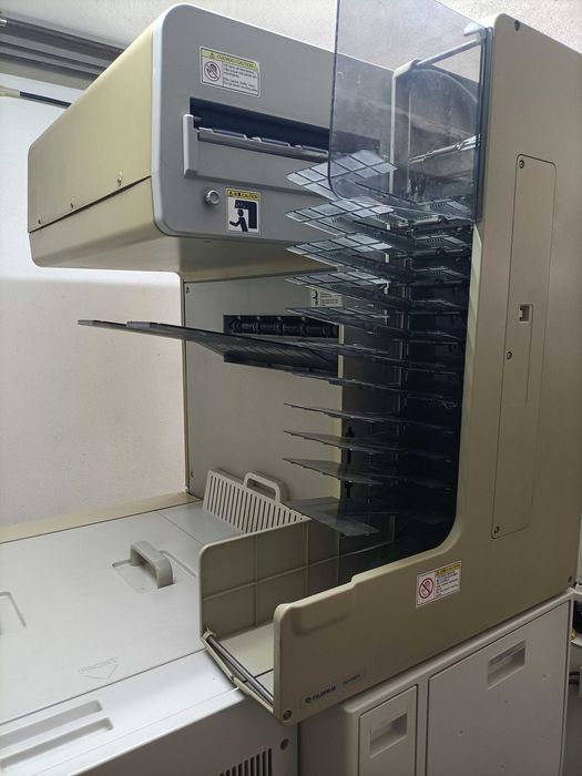 Minilab Fuji Film Frontier 350 + 5 magazines + Scanner + Mascaras