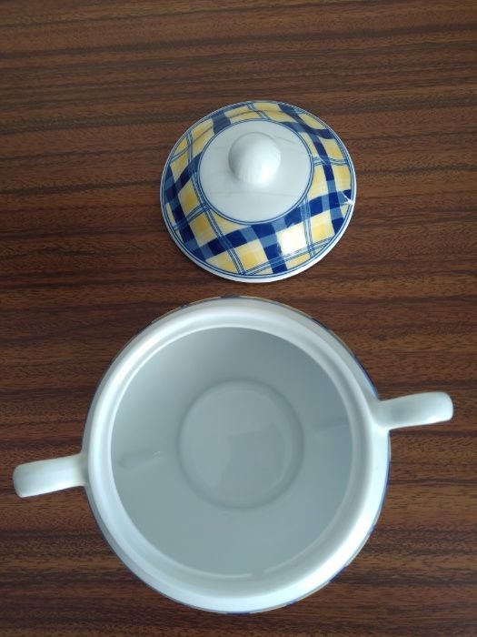 Peça de porcelana BELVER antiga