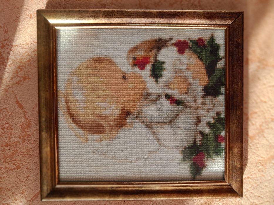 Вишита нитками картина "Ангелятко"