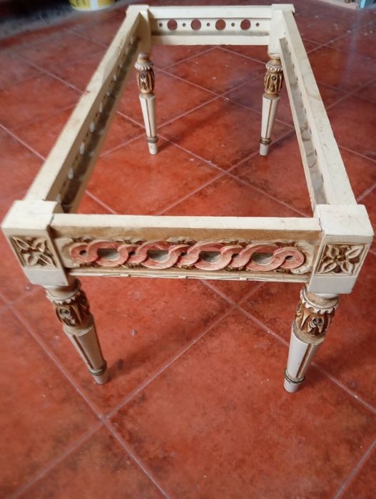 Mesa de sala em granito