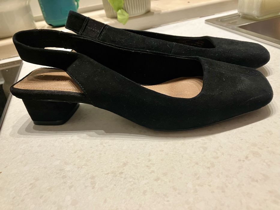 zamszowe czółenka next