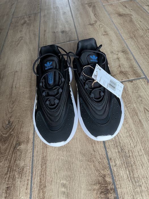 Продам новые кроссовки Adidas(оригинал),модель Ozelia J,размер 4,5 US