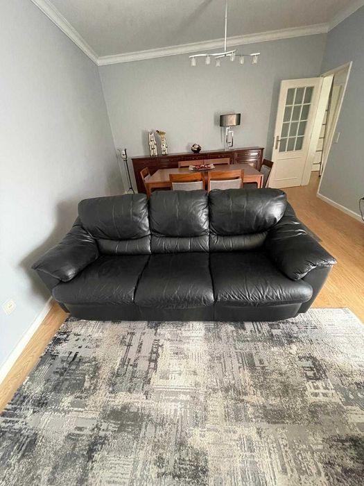 Sofás em Pele em Bom Estado