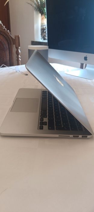 MacBook Pro 13 Retina - 8GB Ram- SSD, carregador novo
