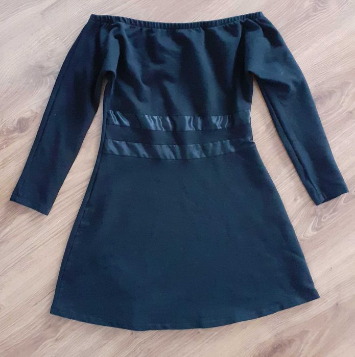 czarna sukienka rozmiar S długi rękaw