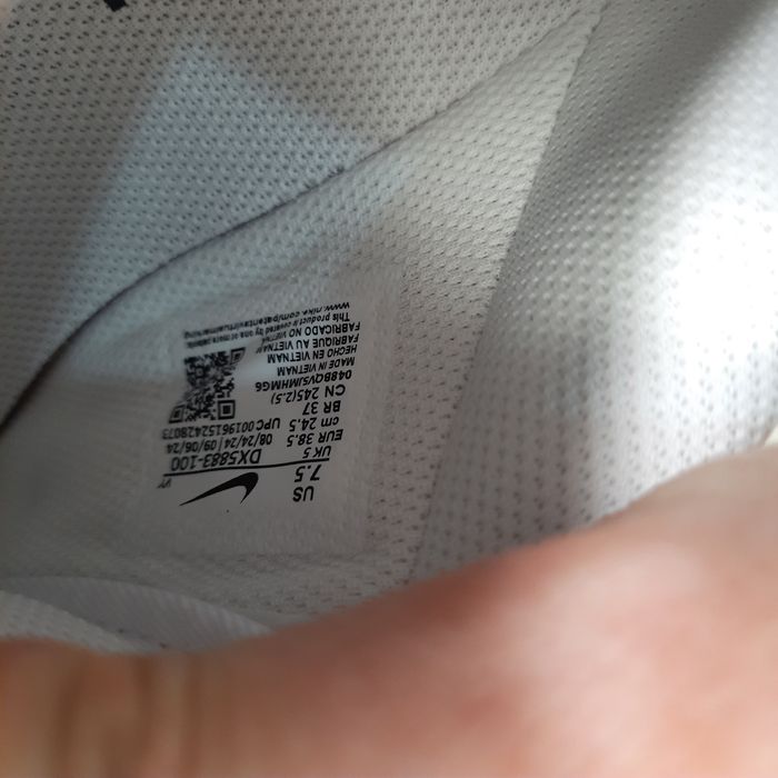 Оригінальні жіночі кросівки NIKE AIR FORCE 1 07 FLYEASE SHOES WHITE DX