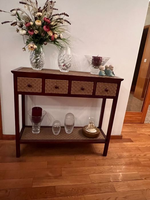 Móvel Palha com 4 gavetas