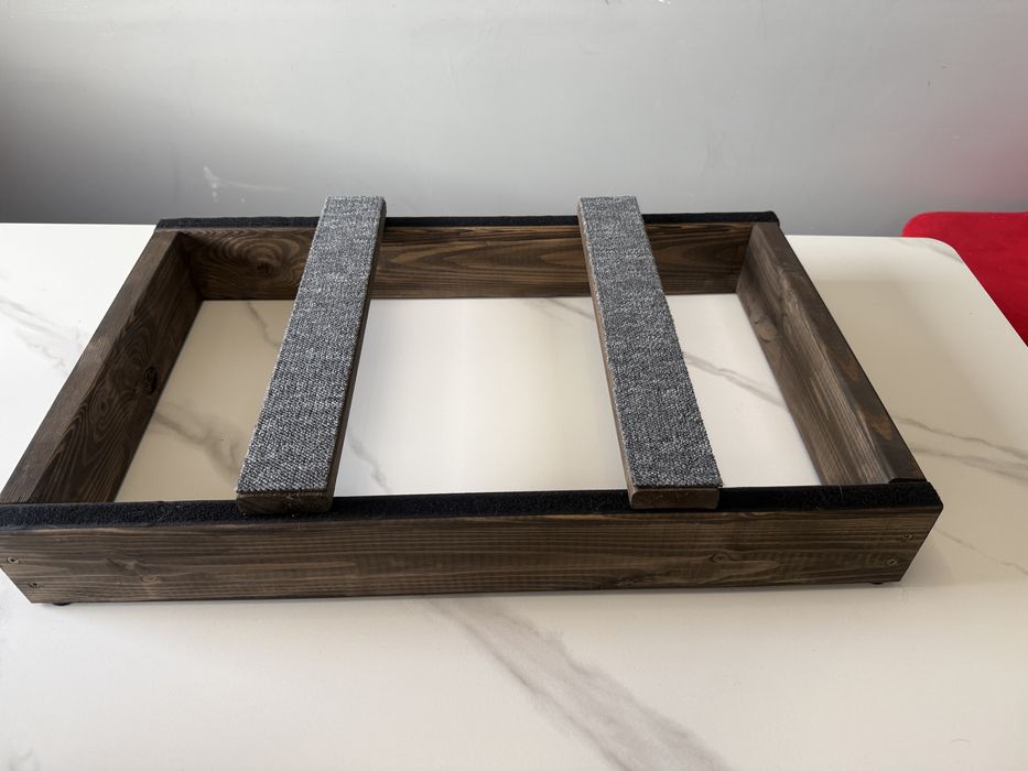 Box pudło do nauki pozycji wystawowej dla psa. Handling stack box