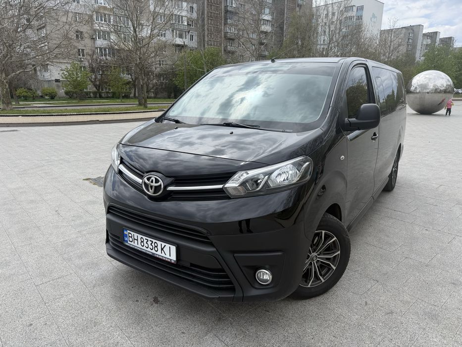 Toyota proase пасажир