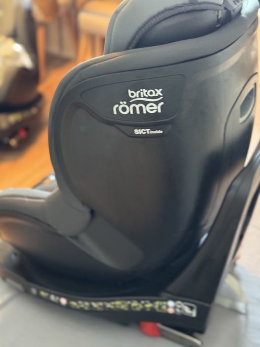 Britax Römer Dualfix M Plus obrotowy fotelik