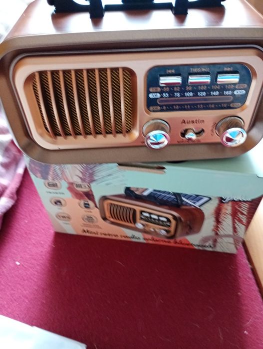 Radio retro.bluetooth.usb.solar