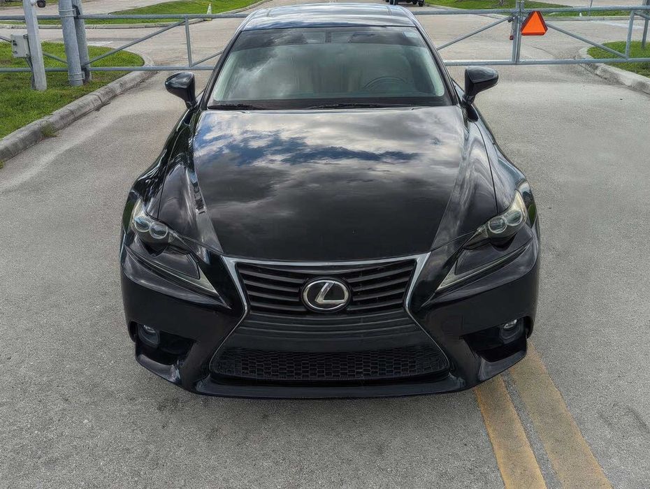 Lexus IS 350      2015