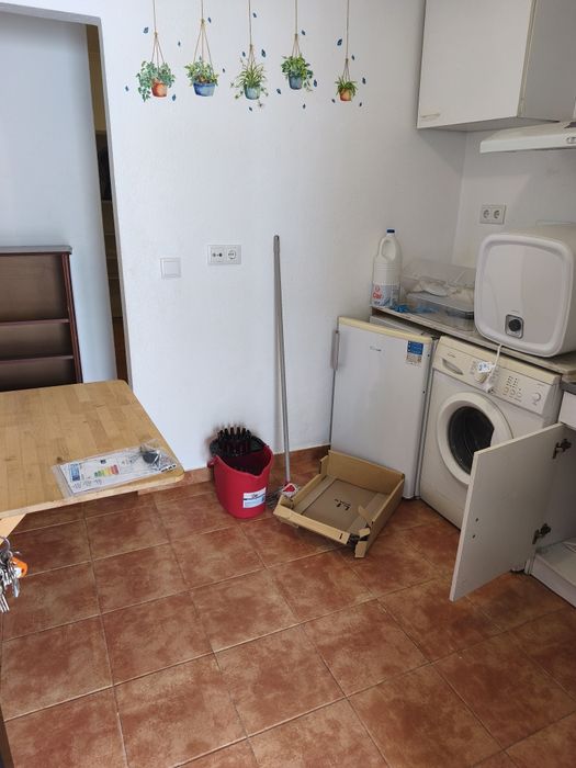 Casa pequena na Trafaria com quintal