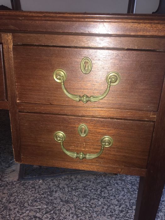 Secretária em madeira