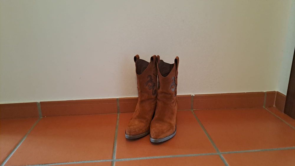 Botas texanas tam 38 novas Pele