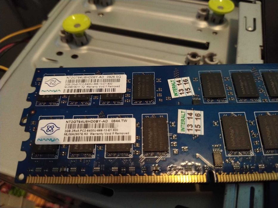 Komputer PC - Core 2 Duo E8400. 4GB RAM, GeForce 9400 GT (bez dysku)