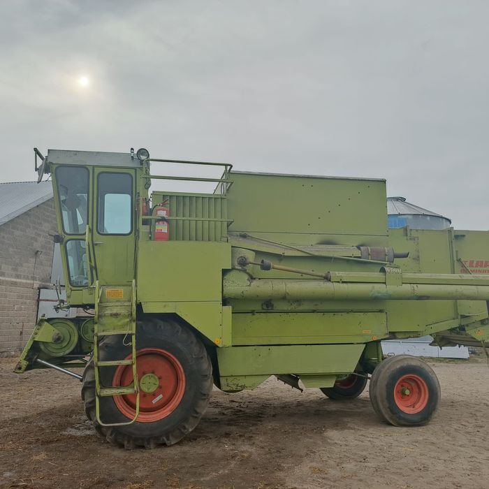 Claas Dominator 85