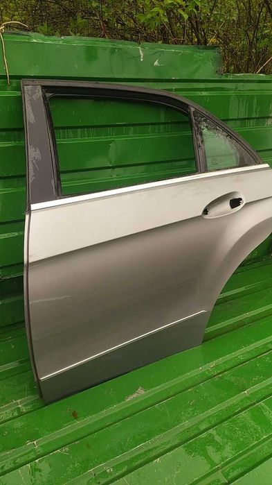 Двері задня ліва права Mercedes E-class (W212) 2009-2016