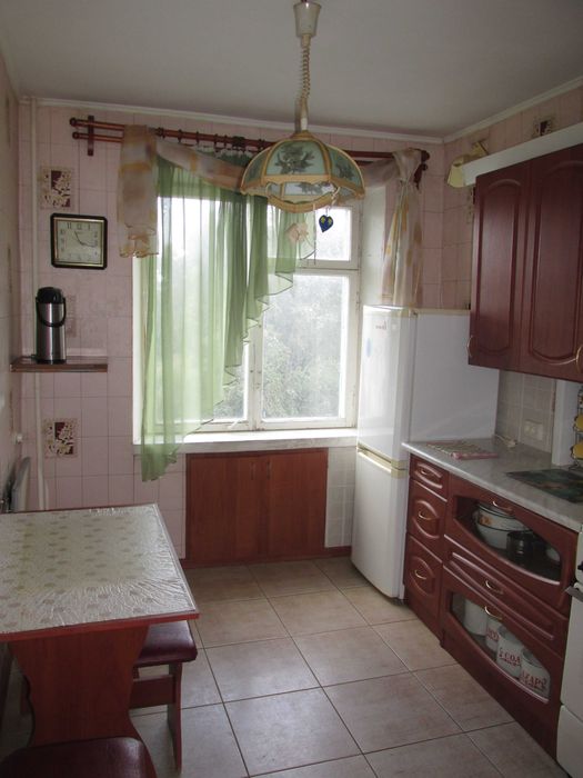 Продам 3 кімнатну квартиру по вул. Грушевського (р-н Дитячої лікарні )