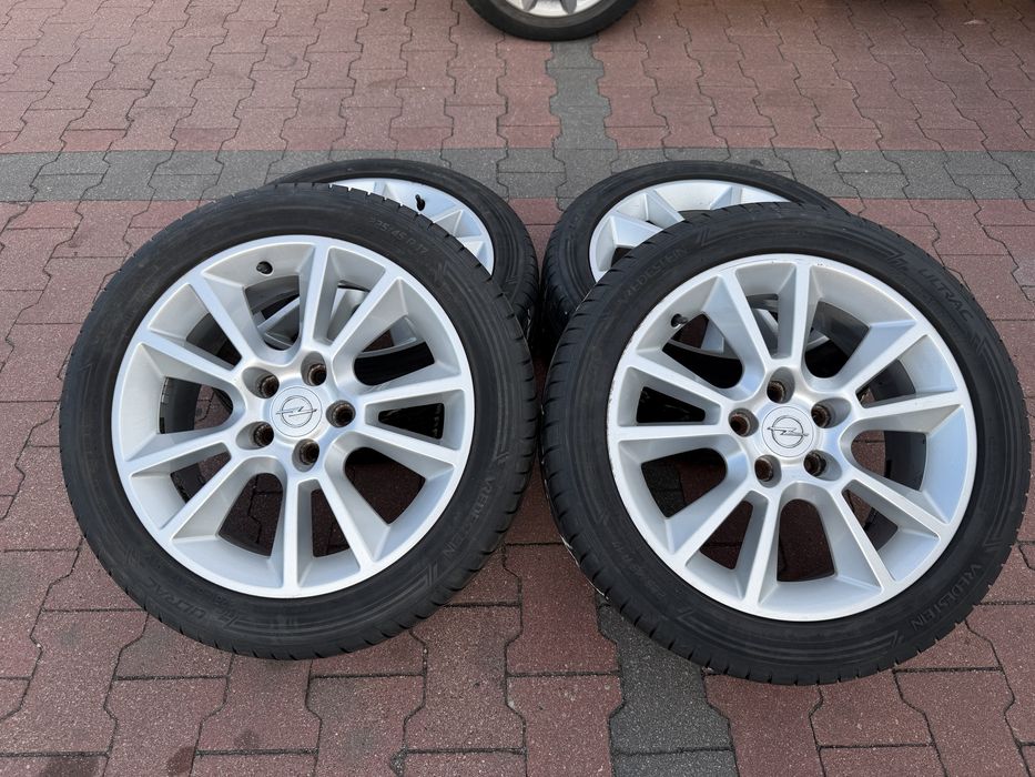 Felgi 17 cali Opel Astra z oponami letnimi Vredestein