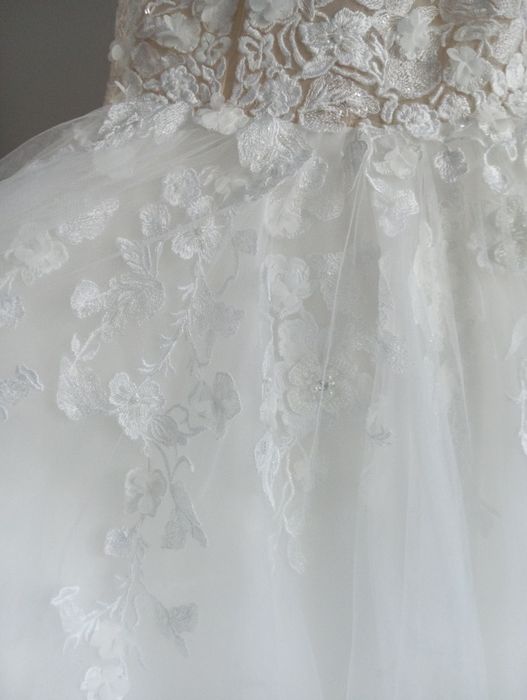 Piękna suknia ślubna