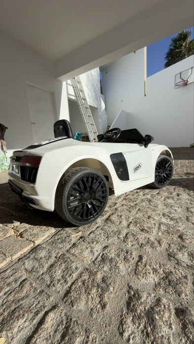 Audi r8 bateria criança