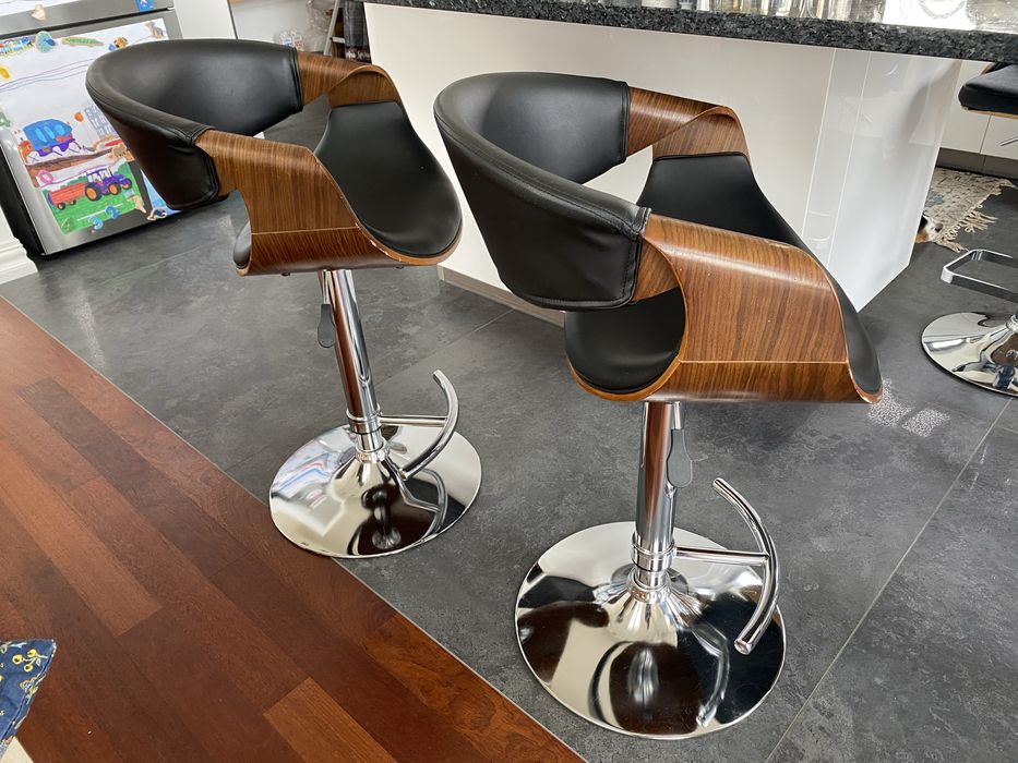 Hoker H100 - ciemny orzech.