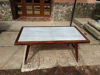 журнальний столик