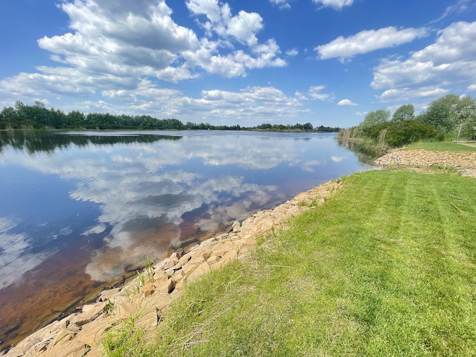 Продам дом с  выходом на Днепр Вишенки. Рядом осокорки золоче