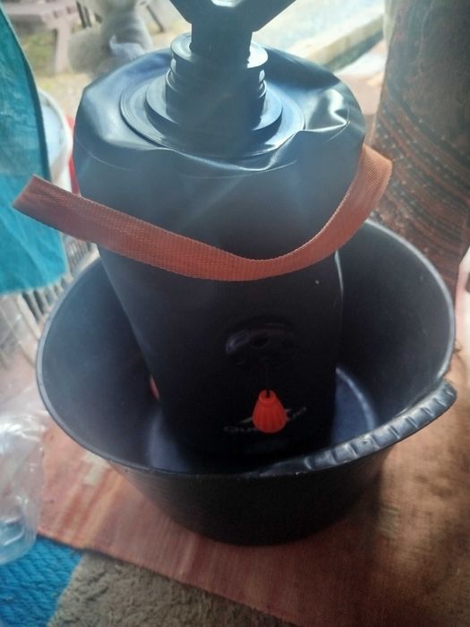 Saco de duche de 10 litros da Decathlon quase novo