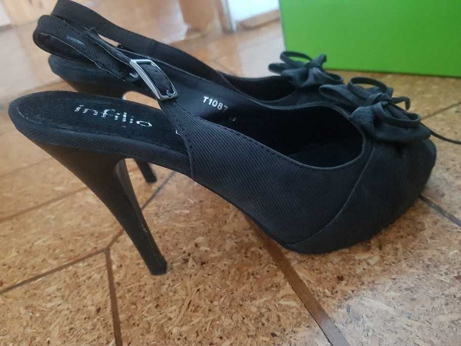 Czarne sandałki rozm. 39