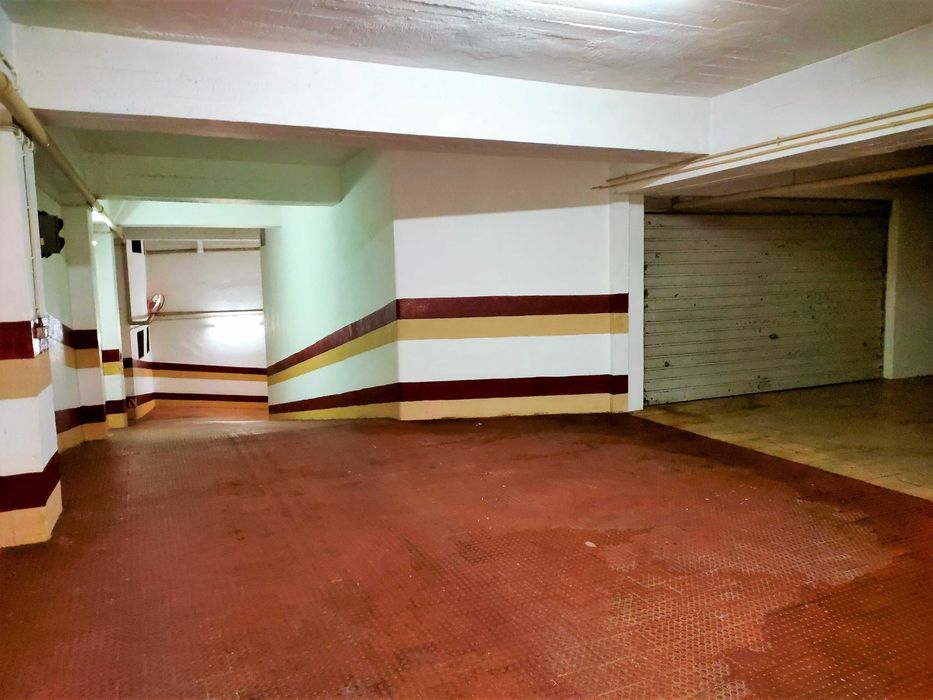 Lugar de Garangem junto ao Metro Lumiar