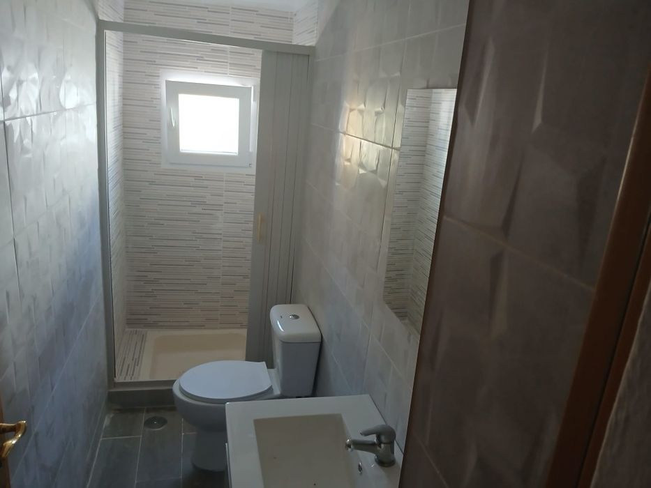 Vende-se casa renovada