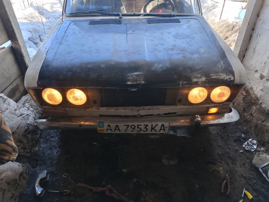 У продажі ваз 2103