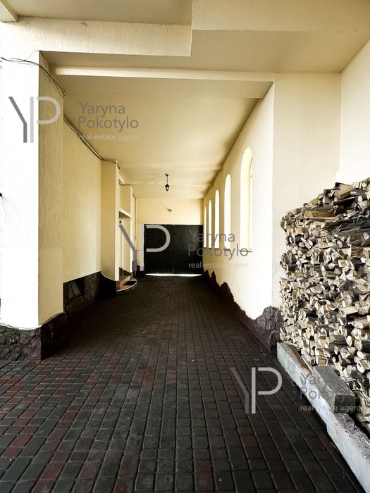 Продаж будинку по вул. Сулими