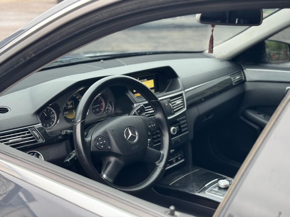 Mercedes-Benz E-class w212 2011р