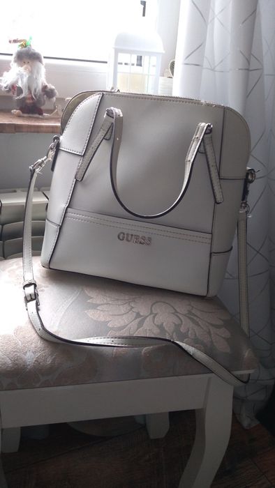Biała torebka guess