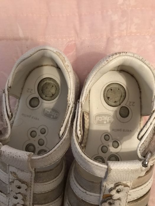 Sandalias chicco 22