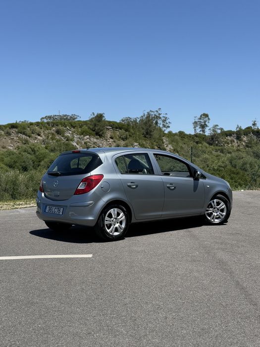 Opel Corsa 1.2 gasolina 2010