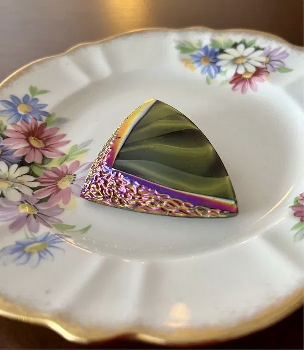 **BRUSEL Stara Elegancka Opalizująca Broszka Szklana Czechy Vintage