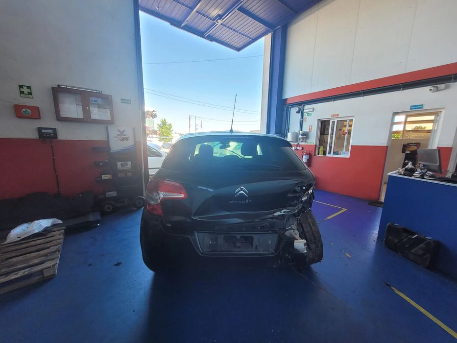 Citroen C4 1.6 HDI de 2013 ás peças