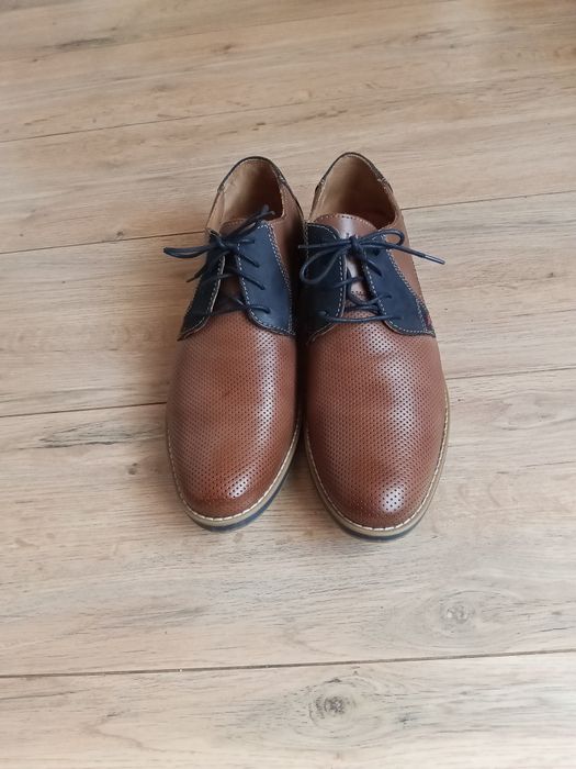 Skórzane półbuty Lasocki 43