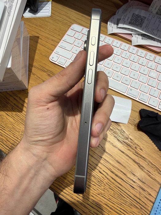 Б/У iPhone 16 Pro 512GB Natural Titanium - Гарантія 1 рік
