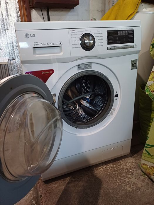 Пральна машина із сушаркою LG/стиральная машина с сушкой на 8 кг