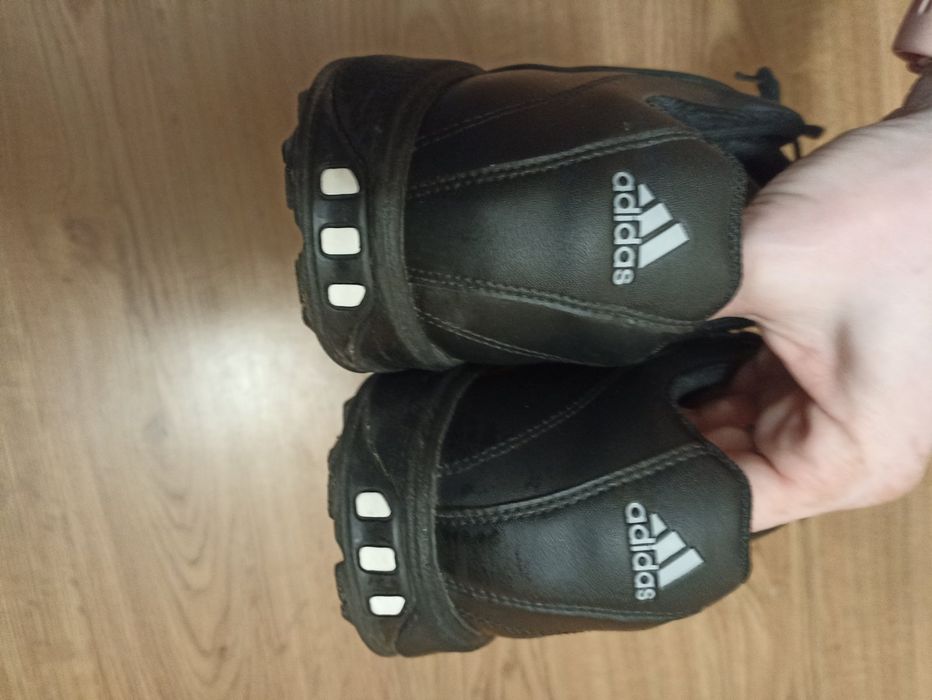 Спортивні шкіряні кросівки Adidas кроссовки